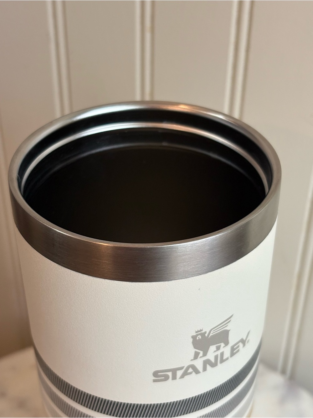 Stanley Varsity Iceflow 30oz Tumbler Cream Ash Stripe Travel Mug Water Bottle - Picture 6 of 10